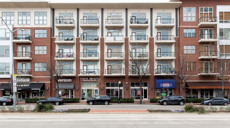 Termenul de privatizare a locuințelor a fost prelungit până în 2024. De această dată, nu amânați