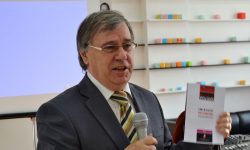 (VIDEO) Nicolae Dabija a fost petrecut pe ultimul drum! La ceremonie s-au rostit poezii, cântece și discursuri