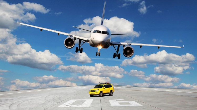 (STUDIU) Zborul sau condusul? Care mijloc de transport este mai sigur pe timp de pandemie