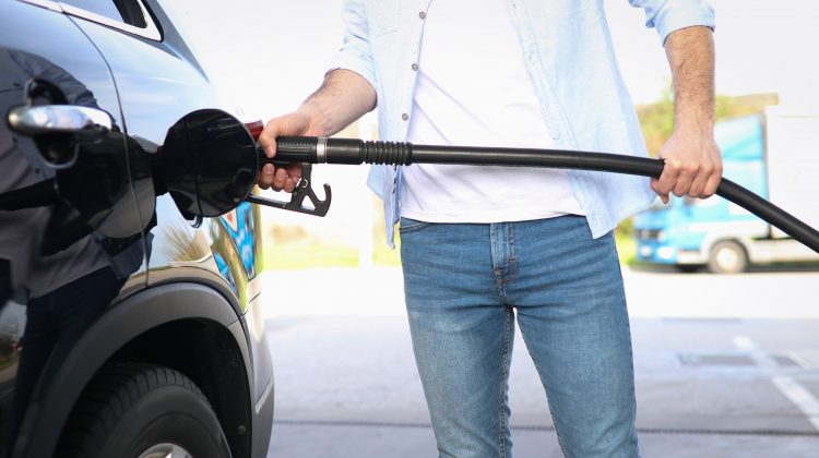 Prețul carburanților continuă să crească! Benzina ajunge la aproape 21 de lei