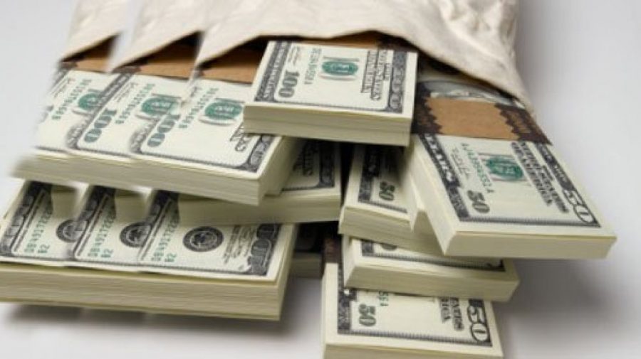 LISTA celor mai bogați oameni din lume suferă schimbări! Cine l-a detronat pe Elon Musk