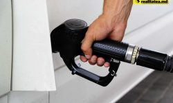 DOUĂ motive stau la baza scumpirii carburanților