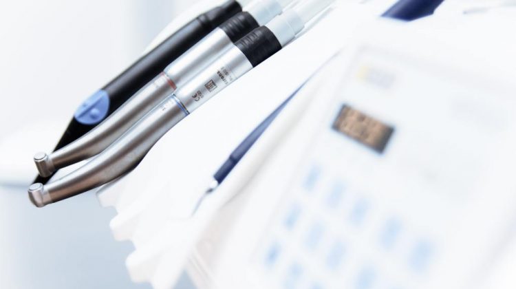 Serviciile stomatologice pentru persoanele cu probleme de coagulare a sângelui