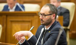 Deputat PAS despre legea lustrației: Vor să schimbe oamenii lui Plahotniuc cu cei ai lui Dodon și Șor