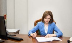 Decret semnat de Sandu privind inițierea negocierilor pentru a primi finanțare adițională în lupta cu COVID