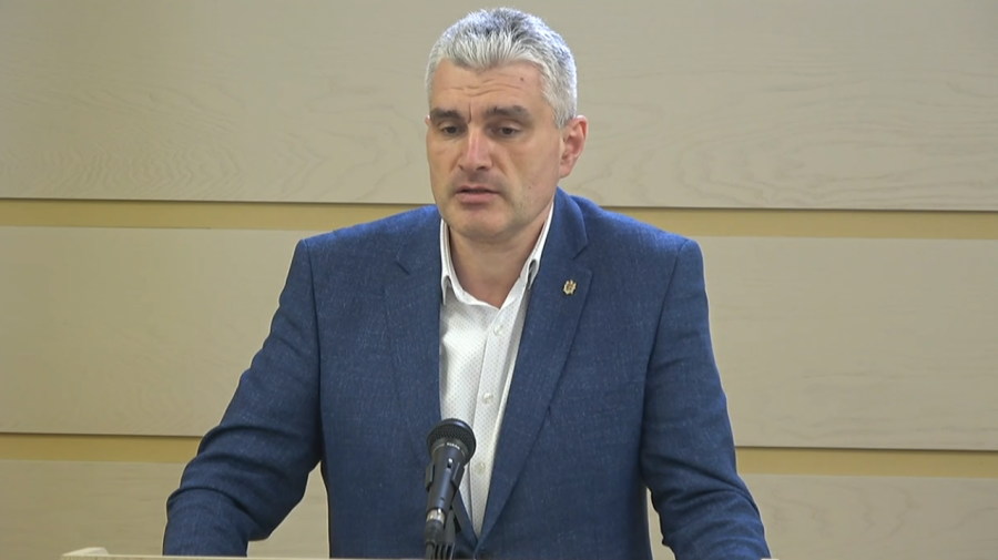 Slusari lovește în Guvernul Munteanu: Program scris pe genunchi, fără cap și fără viziune