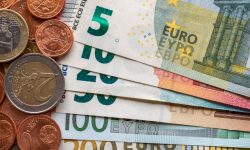 DE CE se depreciază EURO față de leul moldovenesc? Explicația unui expert