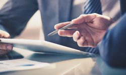 Noua lege a investițiilor în sectoarele strategice vine cu sancțiuni usturătoare: 5 mil de lei amendă maximă