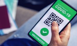 Certificatul COVID-19 ar putea fi obligatoriu la locul de muncă! Autoritățile examinează opțiunea