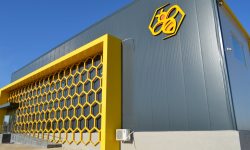 (FOTO) Un complex modern de colectare, procesare, ambalare și depozitare a mierii a fost construit la Peresecina