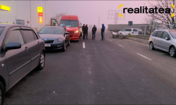 (FOTO) Coadă de mașini la Vama Leușeni. Evitați acest punct de trecere al frontierei, ar fi căzut sistemul