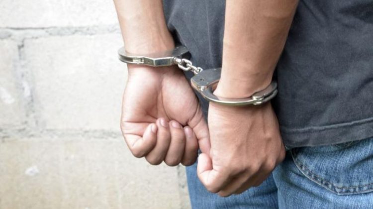 VIDEO Au fost reținute șase persoane implicate în dosarul contrabandei cu țigări „Ashima”. Trei sunt angajați ai IGPF