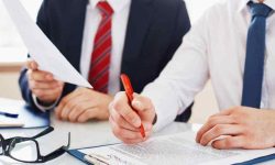 Un grup de avocați de la noi amenință autoritățile centrale că vor intra în grevă. DE CE?