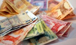 Leul moldovenesc slăbește, iar oferta de valută de la persoanele fizice scade în luna februarie