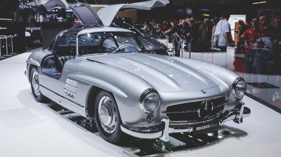 TOP cele mai bune mașini de LUX potrivite pentru oameni înalți. Modele de la BMW, Mercedes, Rolls-Royce și Bentley,