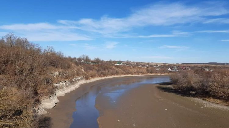 Nistrul s-a transformat într-o băltoacă. Gavrilița: Problemele se rezolvă prin dialog și comunicare