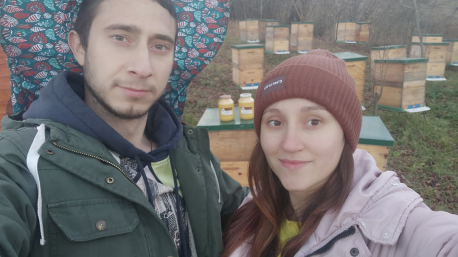 Cumpără un borcan de miere și #AJUTĂUNCOPIL. Campania lansată de Victoria și Eugen Sobol, Stupina din Codrii Moldovei