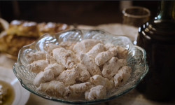 (VIDEO) „De Crăciun, Moldova te așteaptă acasă”! Rețetă pentru cornulețe cu vișine