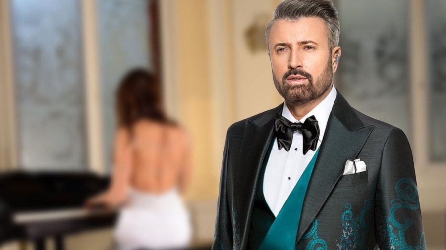 Un designer român, cu magazin și în Moldova, ieftinește chiloții. Cât costă o pereche, cu tot cu semnătura lui