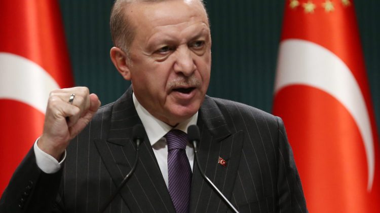 Este iarnă, iar Erdogan le promite turcilor mai mulţi bani la salariu în timp ce nemulţumirea poporului creşte