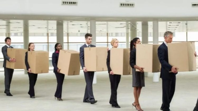 Au fost concediați în ajun de Crăciun. Şeful companiei de creditare Better.com a dat afară 900 de oameni prin Zoom