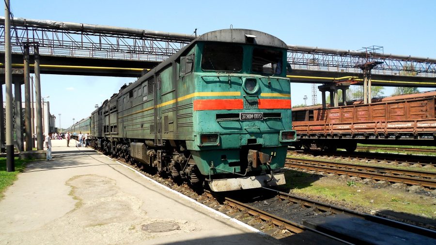 Moldova, mega-putere feroviară! CFM discută cu Kievul să-și aducă locomotive cu mașiniști pentru tranzitarea mărfurilor