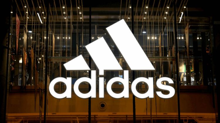 Adidas a strâns zeci de milioane de dolari din vânzarea de NFT-uri. A mai lăsat câteva și pentru viitoarele licitații
