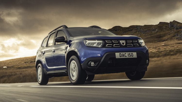 Proletarii moldoveni s-au săturat de Dacia. Au trecut la SUV-urile Toyota din țara soarelui răsare