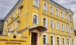 Flashmob în fața Curții Constituționale: Problema foștilor deținători de patente rămâne nesoluționată