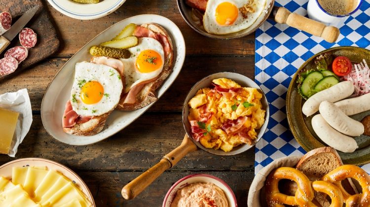 Țara care aruncă la gunoi mâncare de miliarde de dolari. Jumătate de mil. de familii, măcinate de sărăcie