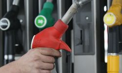 Un litru de benzină – 22,76 de lei. ANRE a afișat un preț mai mare și pentru motorină