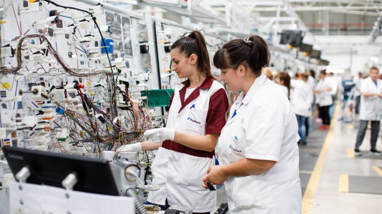 GIZ crește „puterile” economice ale femeilor. Studiul care prezintă servicii alternative de îngrijire a copiilor