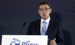 CEO-ul Pfizer a primit Premiul Genesis, în valoare de 1 milion de dolari. Ce va face cu banii
