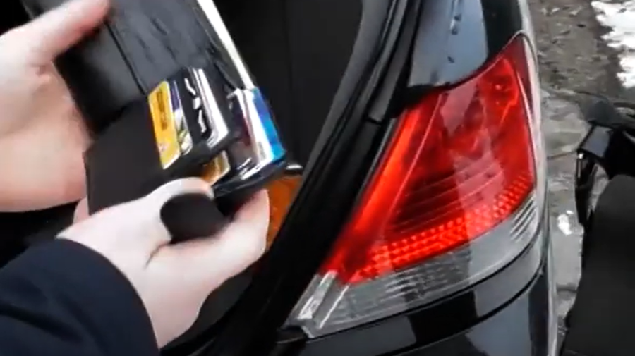 (VIDEO) Doi angajați ai INSP, prinși în flagrant! Ar fi cerut 400 de EURO de la un cetățean