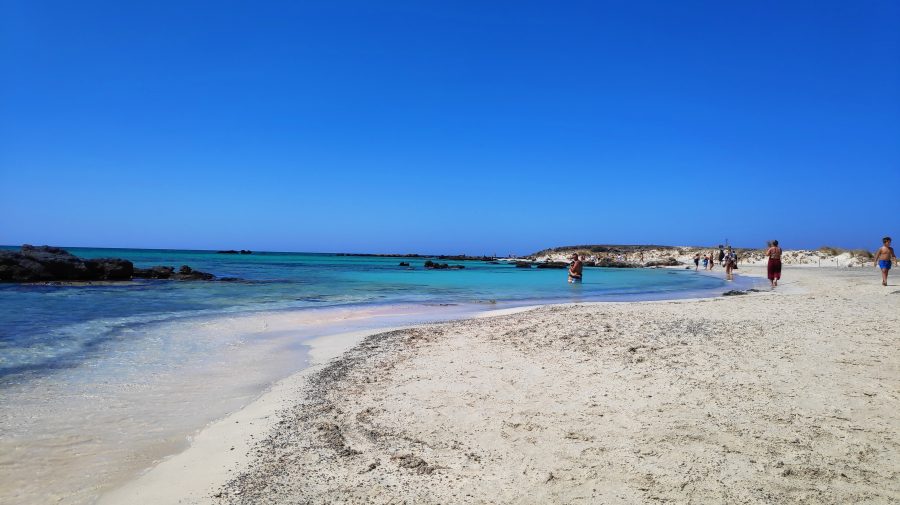 FOTO// Plajele din Grecia cu cea mai frumoasă culoare a mării. Nuanțe de un albastru infinit până la verde turcoaz