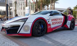 (FOTO) Cea mai rapidă ambulanță din lume – un adevărat LUX. Farurile sunt înfrumusețate cu 440 de diamante