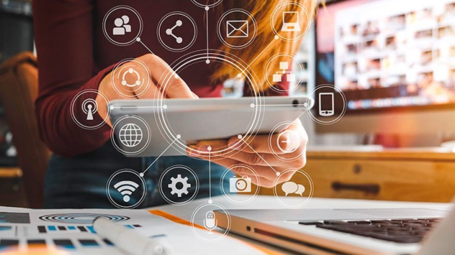 Afacerea din România care ajută companiile să uite de hârtie. Care este investiția