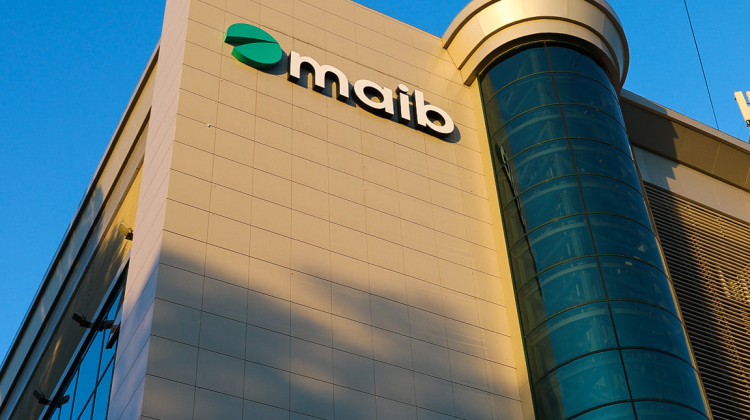 Prețul acțiunilor la cea mai mare bancă din Moldova a „explodat”. Costă de 20 de ori mai mult față de nominal