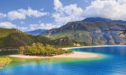 Cehii cumpără masiv vacanţe în Turcia pe fondul prăbuşirii lirei. Cu cât au crescut vânzările