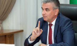 Separatistul Krasnoselski, cu lacrimi de crocodil. Se plânge că Moldova a instituit blocada enclavei