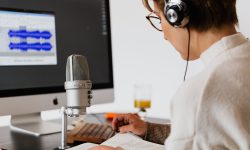 (SONDAJ) Publicitatea și granturile, scăparea instituțiilor mass-media din Republica Moldova. De unde mai vin bani