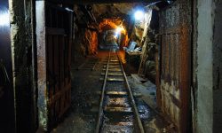 Paradox nuclear: America, nevoită să cumpere uraniu din Rusia pentru propriile reactoare