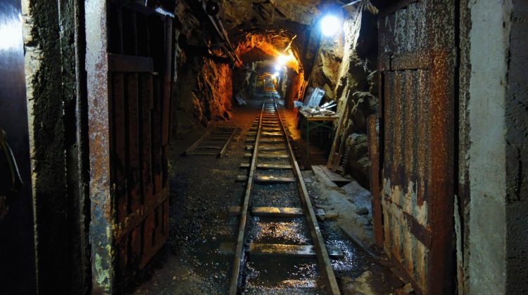 Paradox nuclear: America, nevoită să cumpere uraniu din Rusia pentru propriile reactoare