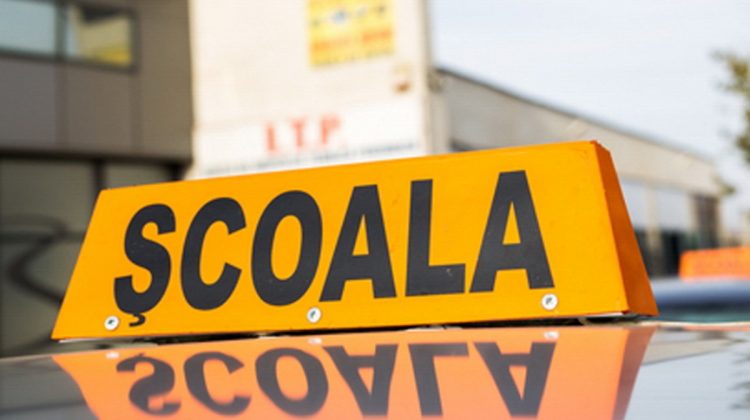 Școala de șoferi „ustură” învățăceii. Bani „grei” pentru a-ți lua permisul categoria B