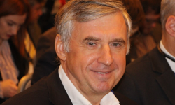 Dodon, drujbanul lui Putin, mâncat de sfinți! Sturza: Material penal? Cât vrei… Aplauze din public?