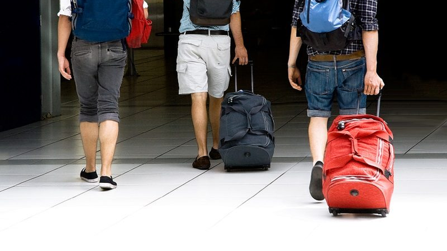 Criza forţei de muncă pe timp de război. Companiile din Ucraina recrutează femei şi adolescenţi