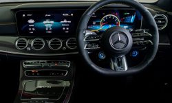 Rusia – din ce în ce mai izolată. Și Mercedes-Benz suspendă afacerile cu această țară