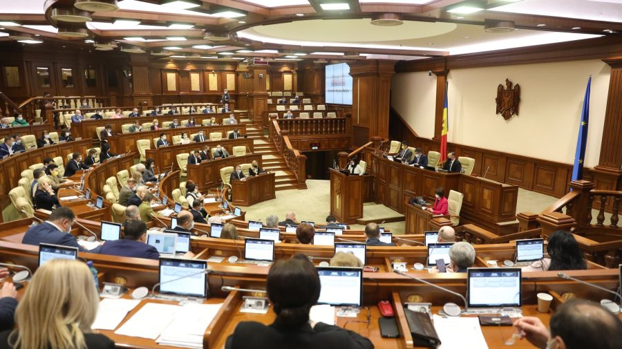 Funcționarii cu averi fabuloase – puși pe jar! Obligați să declare valoarea reală a bunurilor dobândite după anul 2018