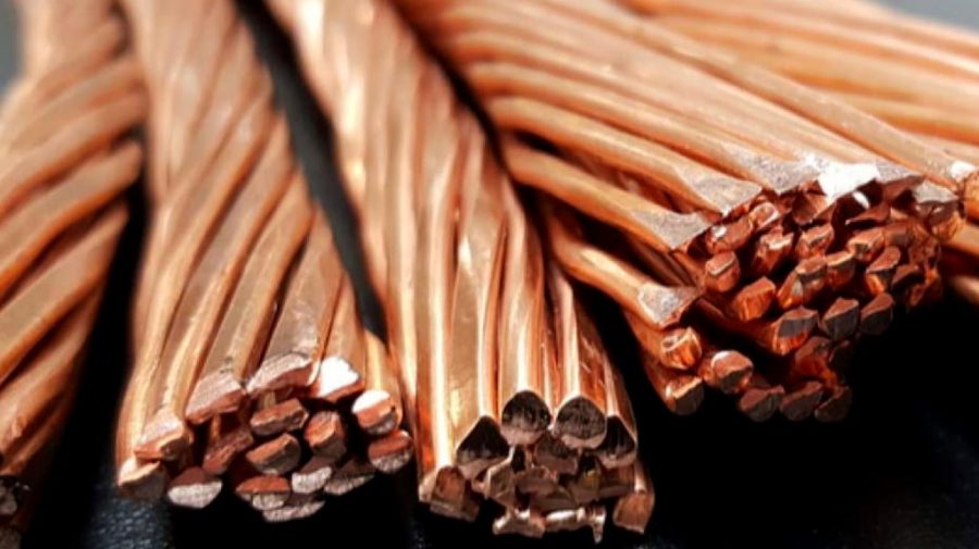 Prețul metalelor a atins maxime istorice. Aluminiul a depășit pentru prima dată pragul de 4.000 de dolari pe tonă