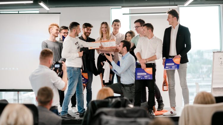 Granturi de până la 2000 EUR pentru startupuri. Cum poți participa